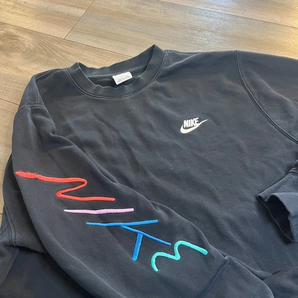 Nike Sportswear Club‎ Fleece Crewneck Sweatshirt Black Logo Graphic Size L